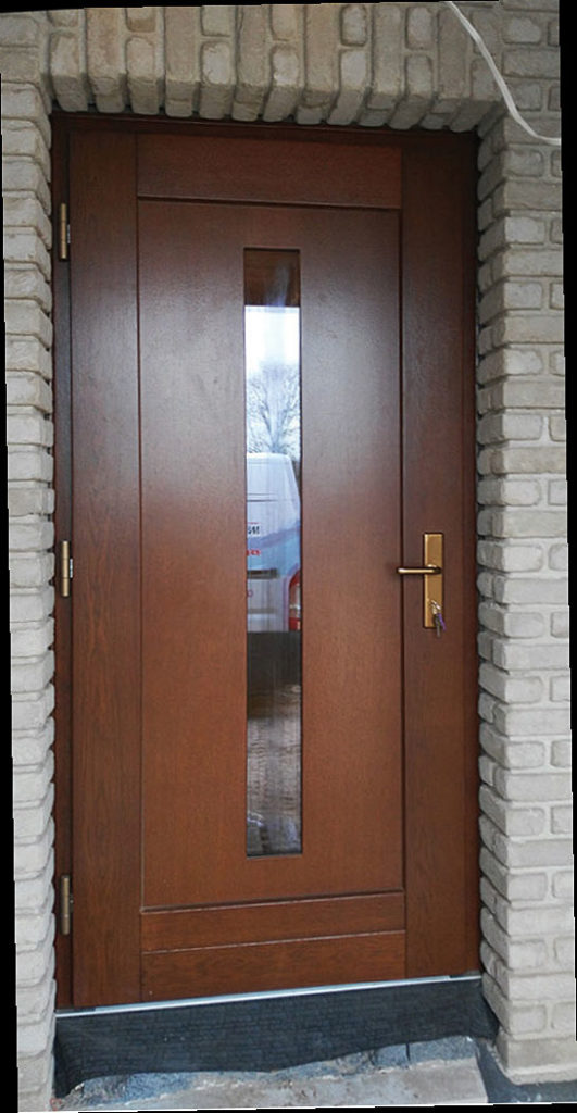 Choć najwięcej klientów wciąż decyduje się na drzwi stalowe, zauważalny jest ostatnio wzrost zainteresowania drzwiami drewnianymi. Fot. SZYMKO, www.szymko.com.pl