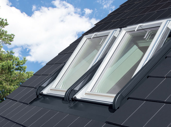 Fot. 4. Roleta ARZ Komfort montowana jest na ościeżnicy przez to przy zwiniętym pancerzu nie ogranicza otwarcia okna.