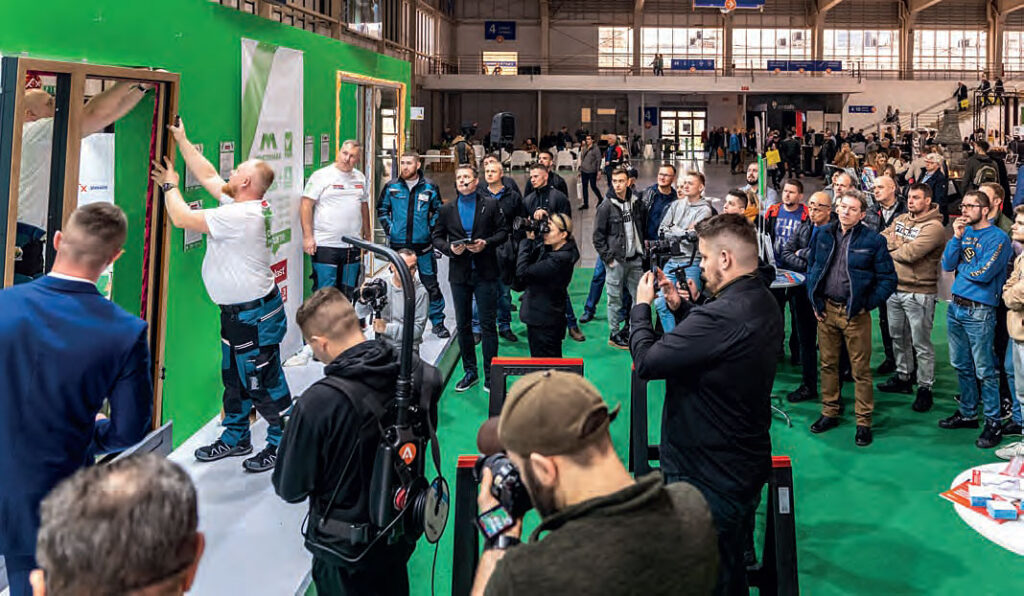 Dobre produkty montowane były z wykorzystaniem nowoczesnych rozwiązań Soudal, a także trójwarstwowego systemu montażu Tytan Professional WINS na bazie folii płynnych od Tytan Professional. Do mocowania stolarki posłużyły zaś produkty dostarczone przez Klimas Wkręt-met. Szybką i sprawną pracę monterom zapewniła również profesjonalna odzież robocza Lahti Pro.